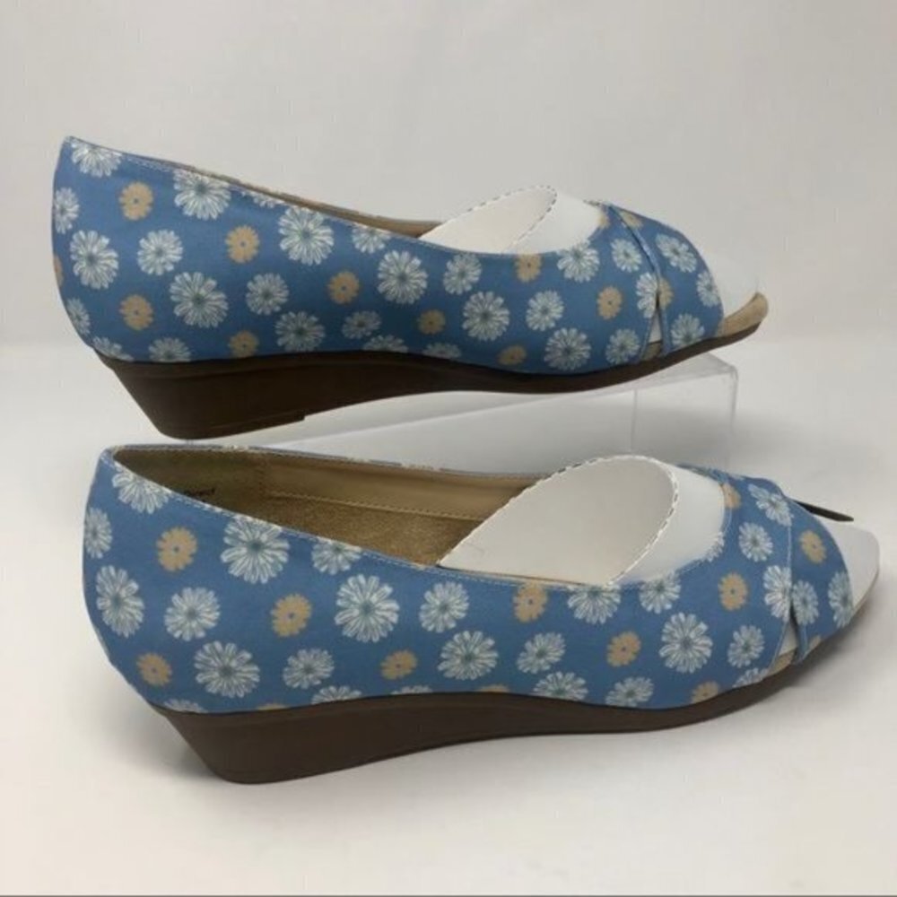 “Walk with Me” Floral Blue Peep Toe 10W - Picture 2 of 14